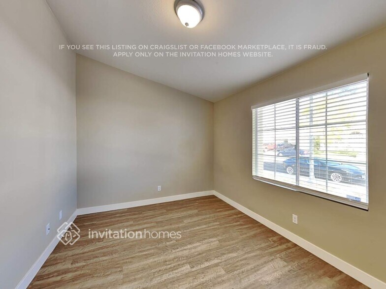 Building Photo - 1897 Longmeadow St