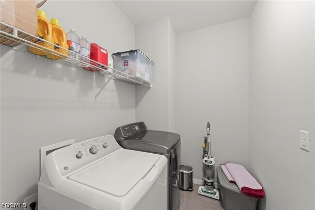 Building Photo - 3768 Tilbor Circle