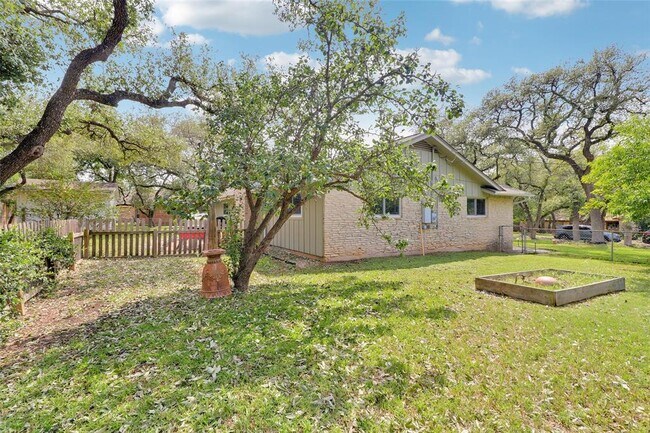Building Photo - 13201 Fawn Valley Dr