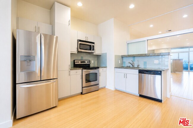 Building Photo - 3810 Wilshire Blvd