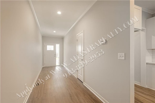 Building Photo - Brand New Townhome 3 Bed 2.5 Bath in Olath...