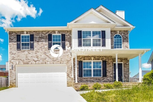 Building Photo - 4 Bedroom Pet-Friendly Home in POWELL, TN with Main Street Renewal