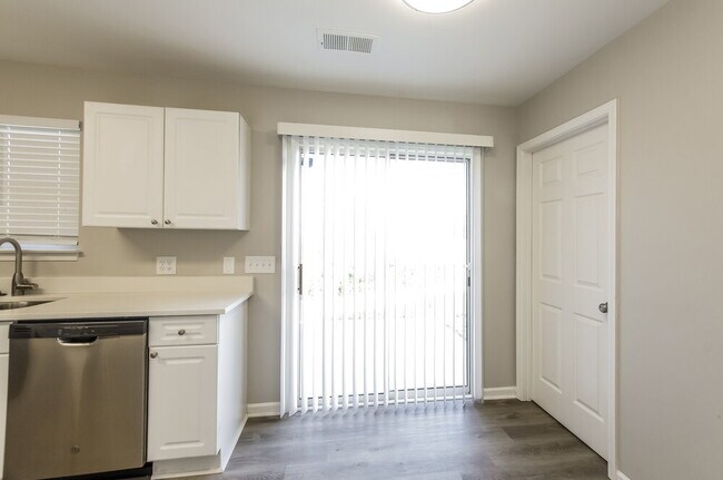 Building Photo - 5746 Laborde Ave