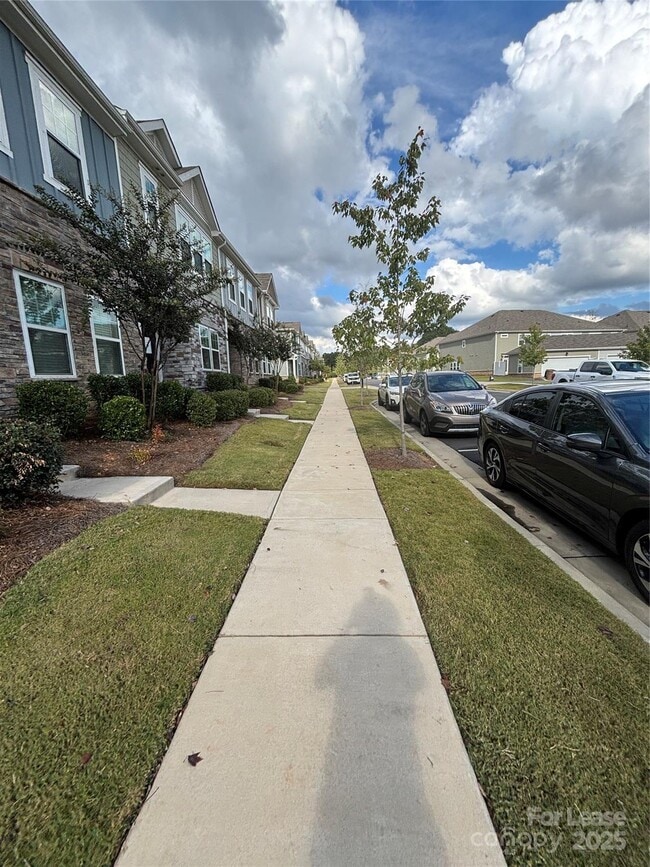 Building Photo - 414 Sagecroft Ln