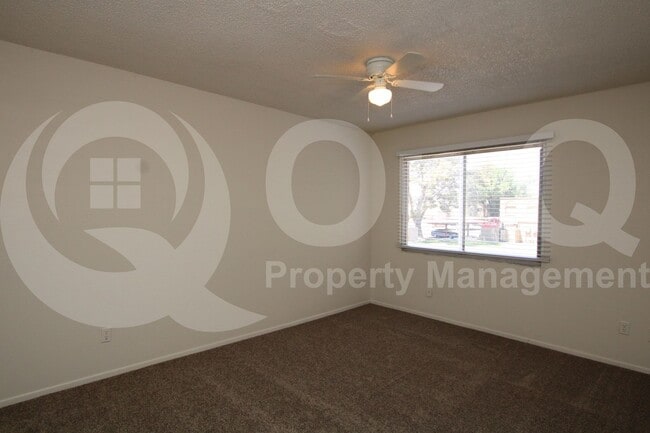 Building Photo - 4227 N 68th Dr