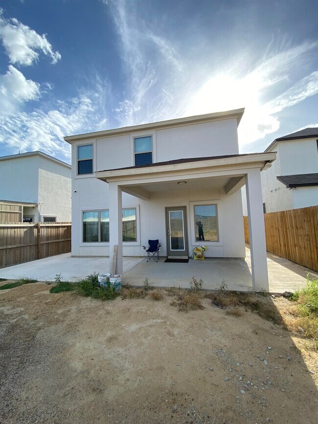 Building Photo - 9975 Rosary Ln
