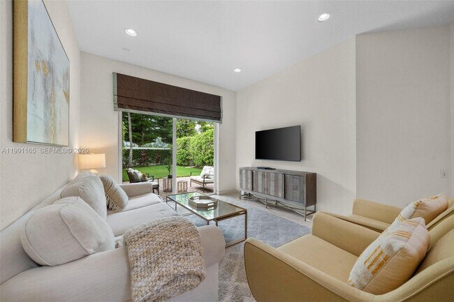 Building Photo - 896 Spinnaker Dr