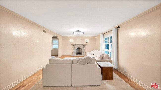 Building Photo - 6138 Maryland Dr