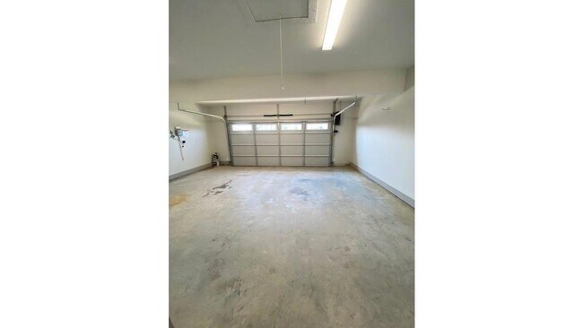 Building Photo - 405 Carneros Dr