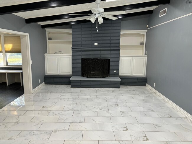 Building Photo - 2627 Bretton Rd