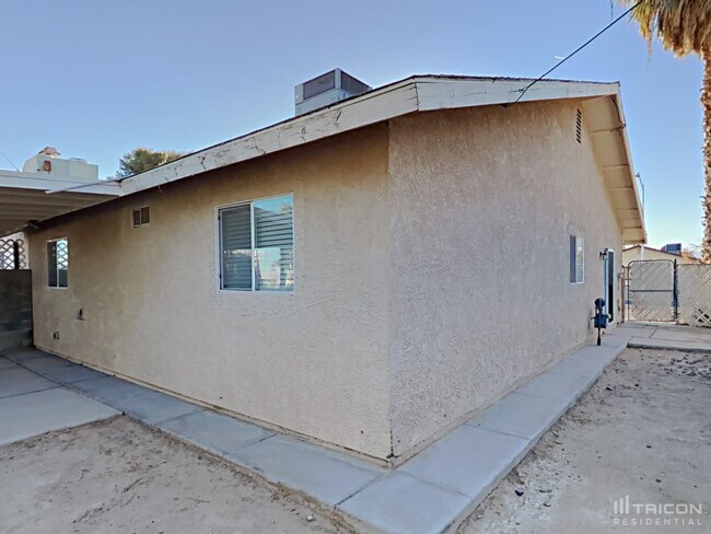 Building Photo - 104 Edelweiss St