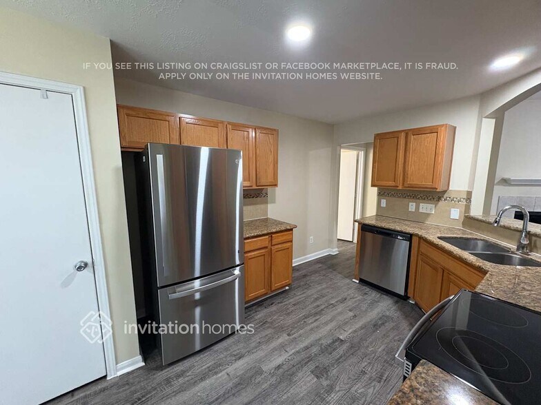 Building Photo - 10714 Estelle Cir