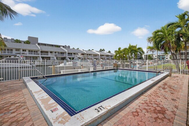 Building Photo - 3550 NE 169th St