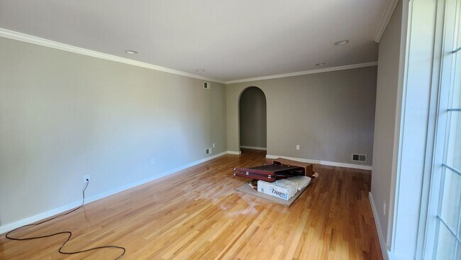 Building Photo - Rare Opportunity In Belle Haven Neighborhood - Yard Work Included in Rent