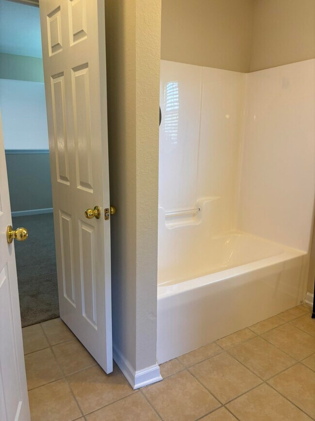 Building Photo - 4434 Gearhart Rd