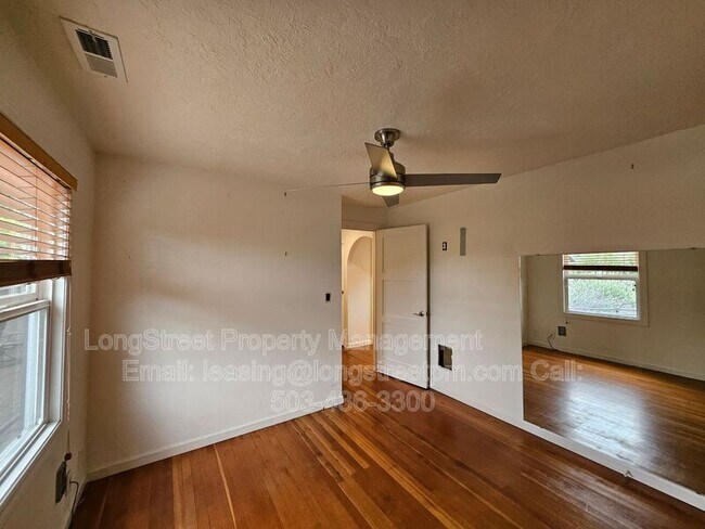 Building Photo - 7209 N Amherst St