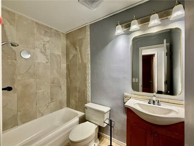 Building Photo - 20 Annette Ln