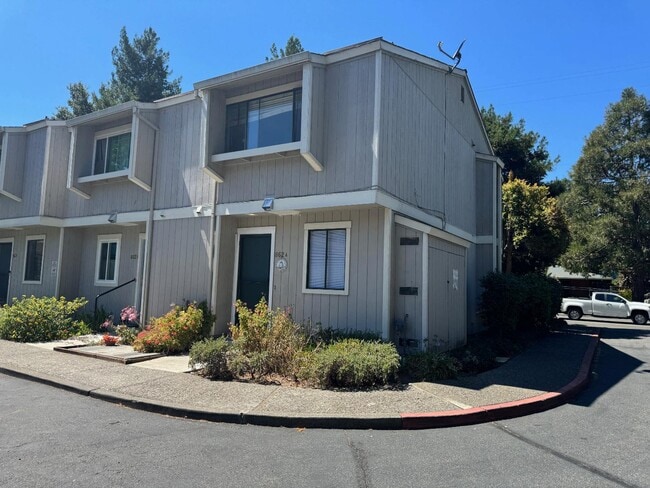 Building Photo - 862 Tamalpais Ave