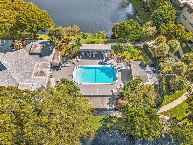 Building Photo - 5102 NW 36th St