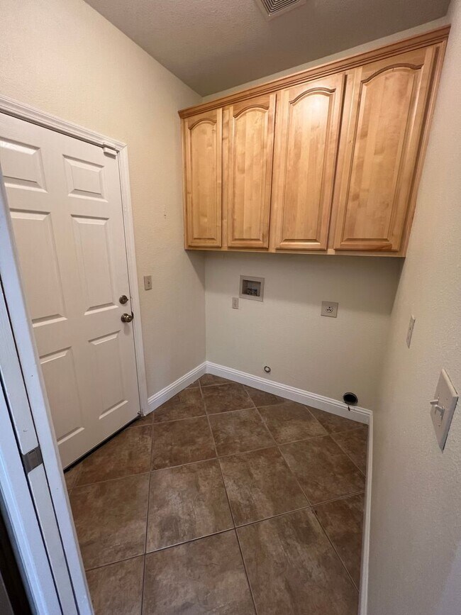 Building Photo - Gorgeous Private large lot in Rocklin!