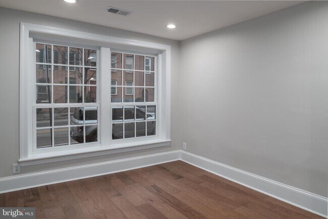 Building Photo - 1 E Montgomery St