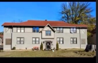 Building Photo - 113 W Danner Ave
