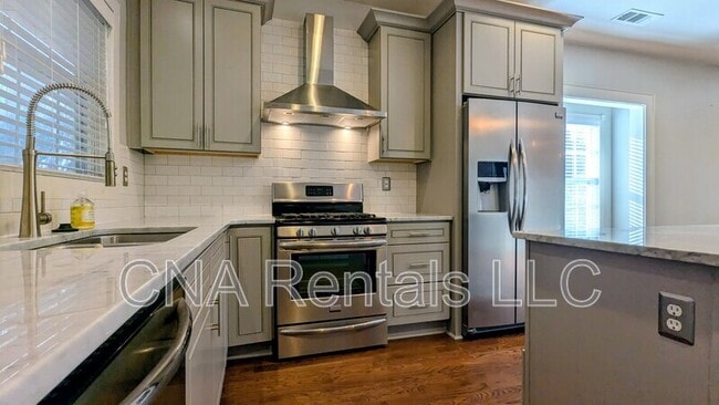 Building Photo - 1411 May Ave SE