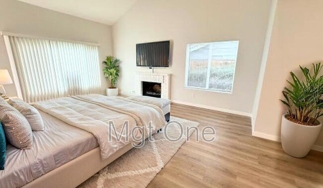Building Photo - 1022 Blossom Hill Dr