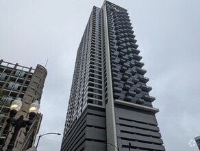 Building Photo - Loft Style 1 Bed, 1 Bath with Balcony and ...
