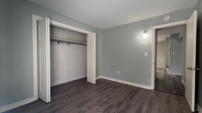 Building Photo - Newly Renovated 1BR | All Utilities Included | Prime Location