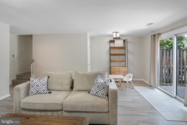 Building Photo - 7433 Hatherleigh Ct