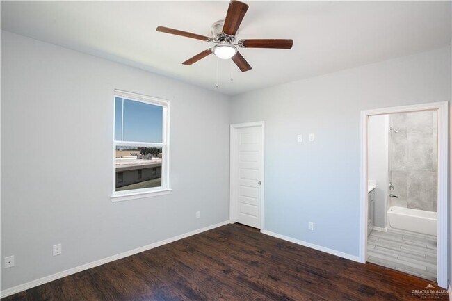 Building Photo - 21 S Cynthia St