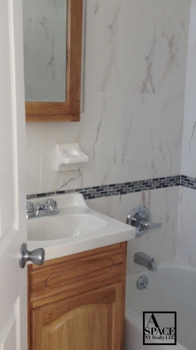 Building Photo - 26-20 Jackson Avenue