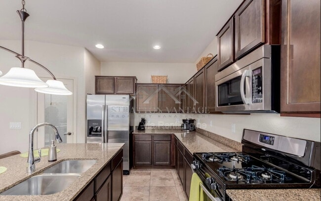 Building Photo - 4467 E Remington Dr