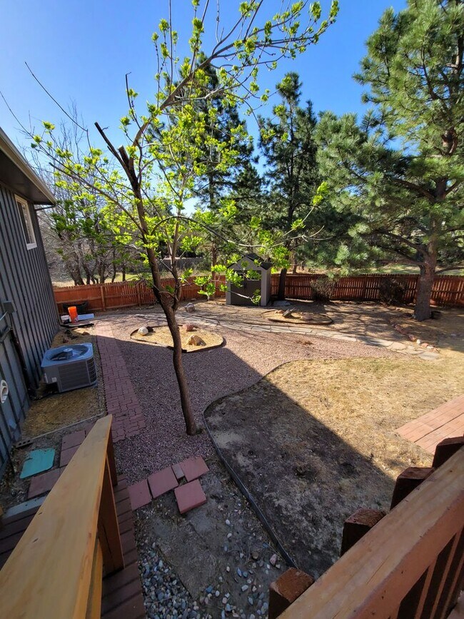 Building Photo - Gorgeous 4 Bedroom Home for Rent on Buckho...