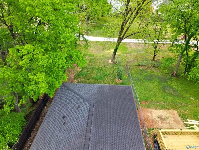 Building Photo - 1612 NE Wellman Ave