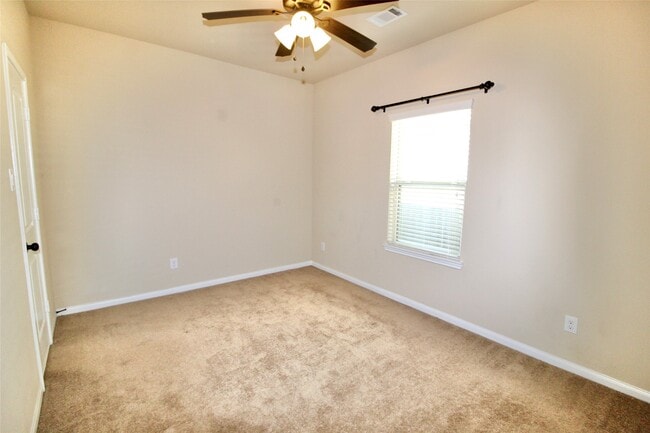 Building Photo - 1916 Acaciawood Way