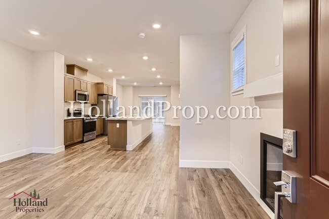 Building Photo - 15974 NW Hosmer Ln