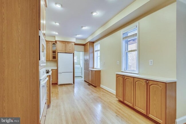 Building Photo - 119 N Peyton St