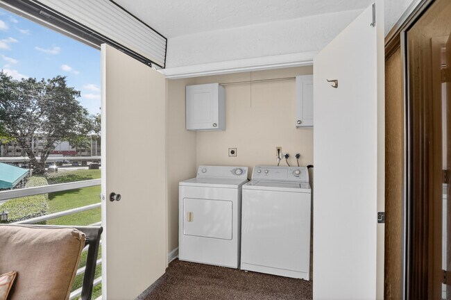 Building Photo - 23345 Carolwood Ln