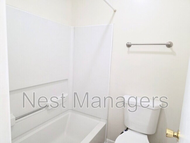 Building Photo - 6768 Willowbrook Dr