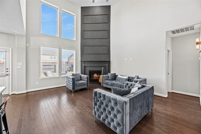 Building Photo - 9710 Messina Crest Ct