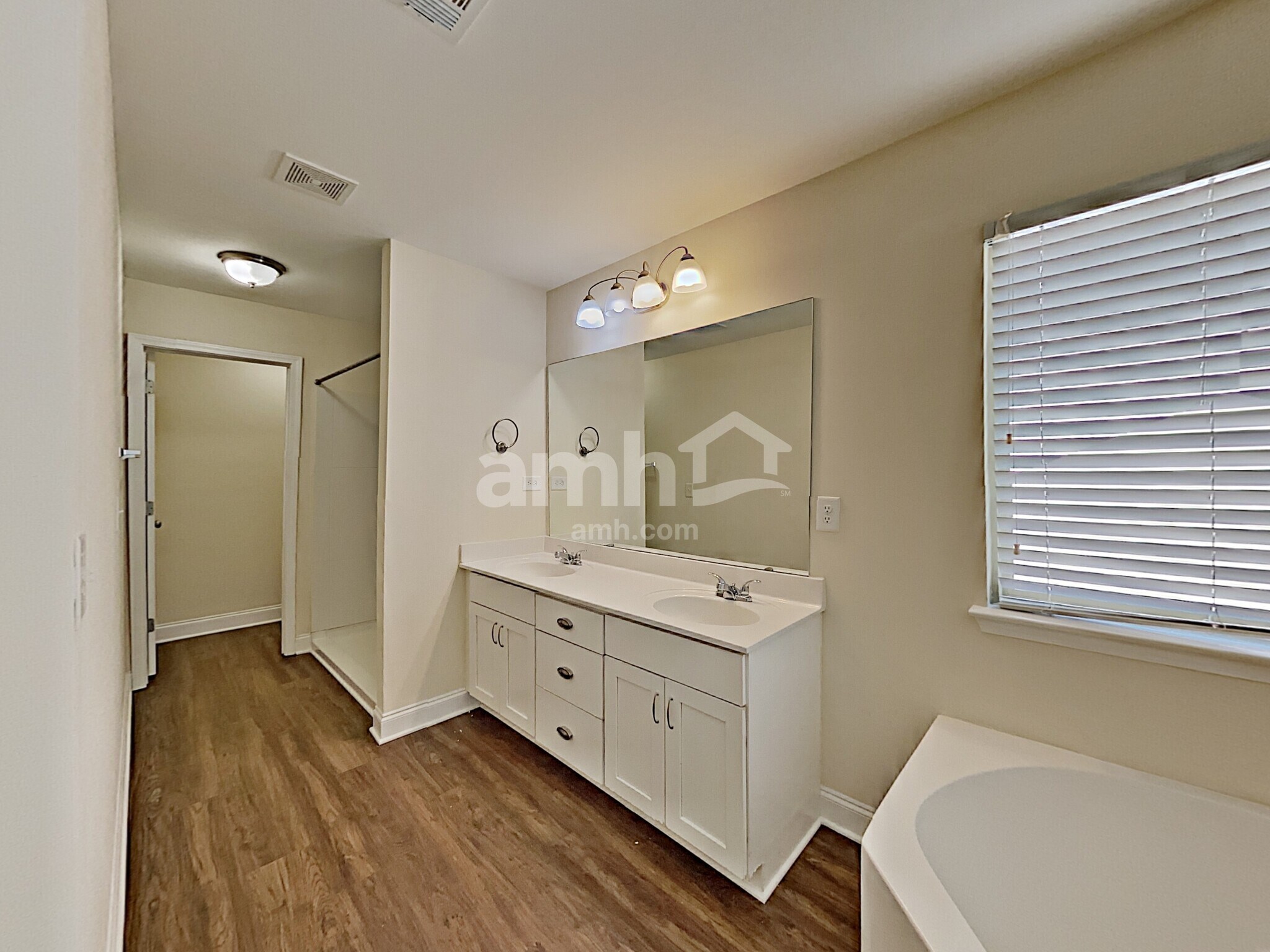 Building Photo - 2505 Beal St