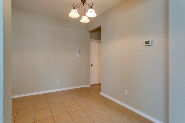 Building Photo - Richardson Townhome