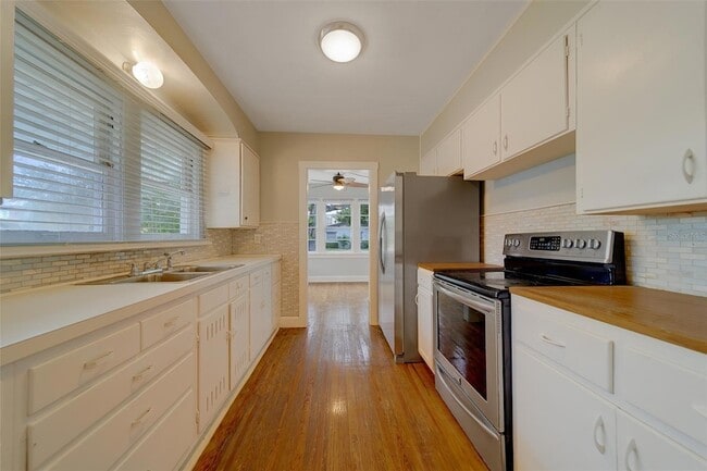 Building Photo - 810 2nd Ave NW