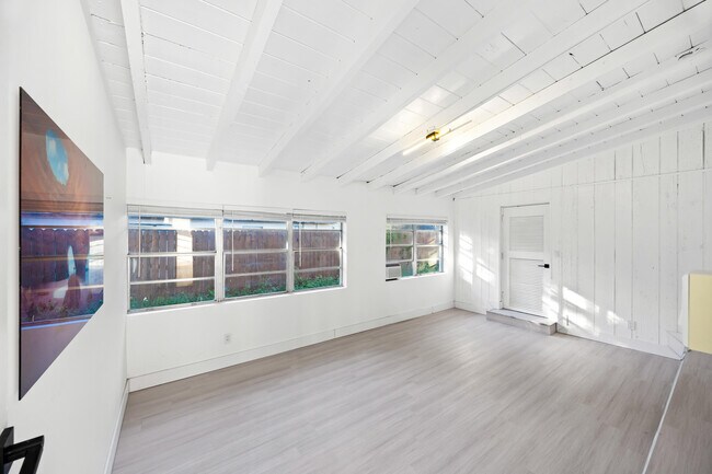 Building Photo - 3360 N 57th Dr