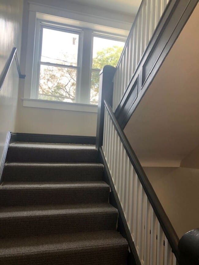 Building Photo - OMO3511-LM