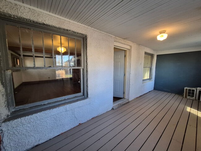 Building Photo - Affordable 2 bedroom rental home!