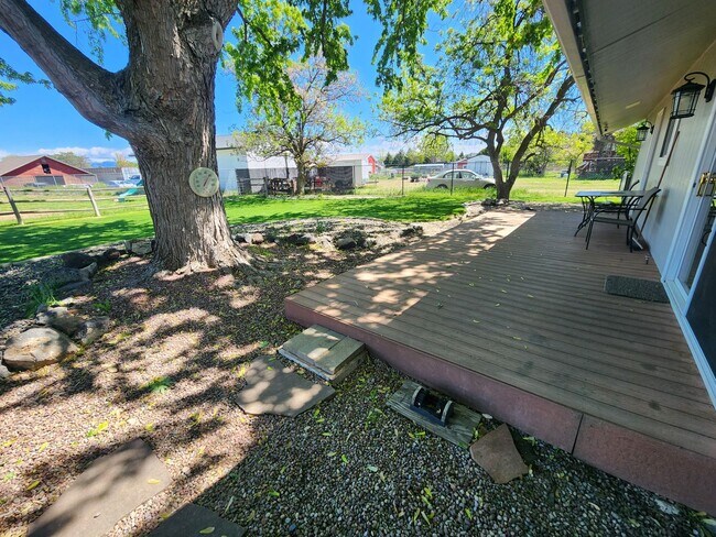 Building Photo - Great home S. Boise