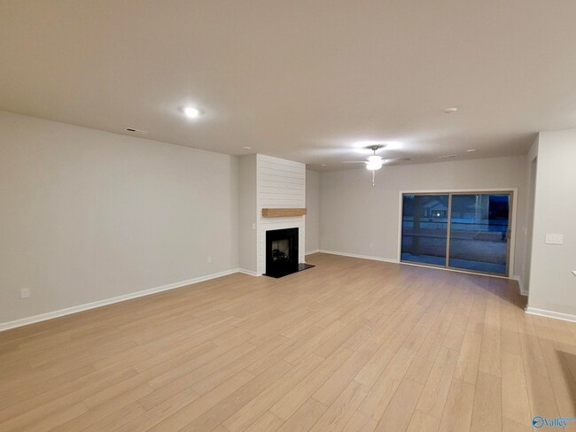 Building Photo - 207 Stockyard Cir